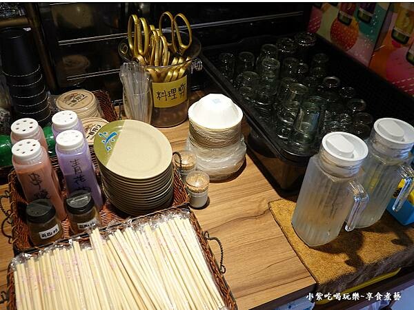 餐具自助區-士林串燒 (2).jpg