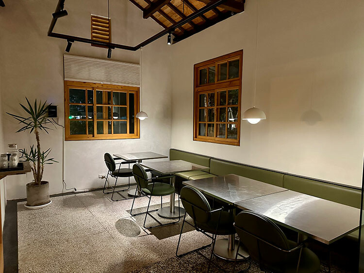 日落,早咖晚酒,走進眷村