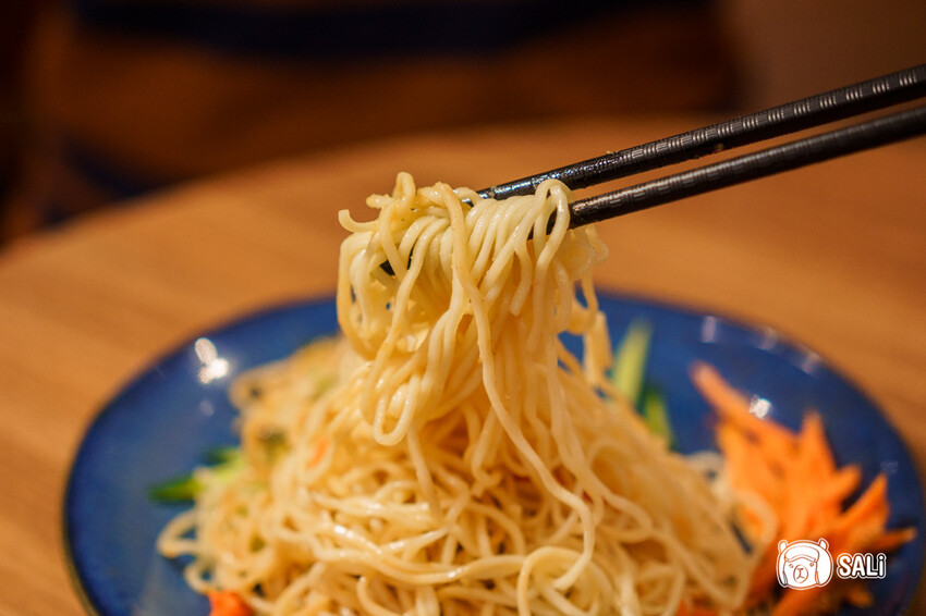 兄長逆襲 有心臭豆腐二代店|彰化臭豆腐推薦,還有麻辣臭豆腐,紅茶喝到飽 - 莎笠,小日子