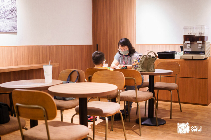 兄長逆襲 有心臭豆腐二代店|彰化臭豆腐推薦,還有麻辣臭豆腐,紅茶喝到飽 - 莎笠,小日子