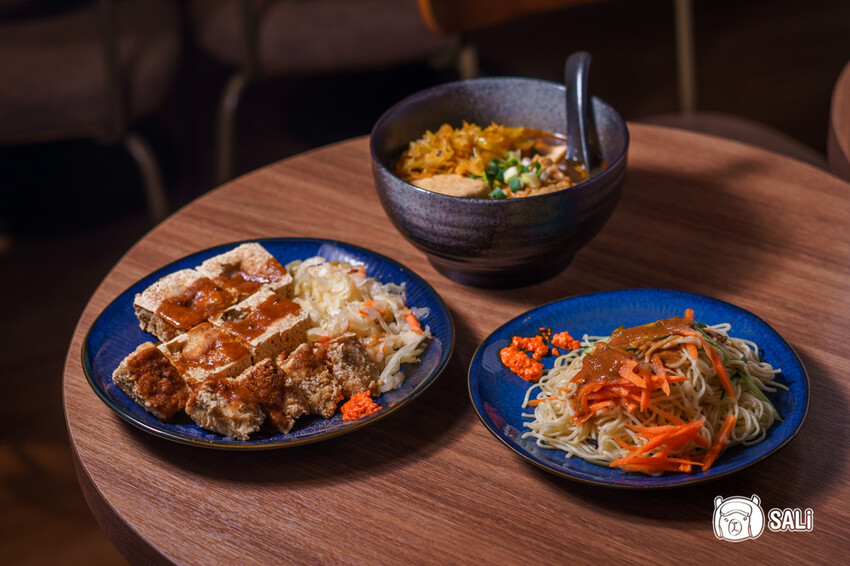 兄長逆襲 有心臭豆腐二代店|彰化臭豆腐推薦,還有麻辣臭豆腐,紅茶喝到飽 - 莎笠,小日子