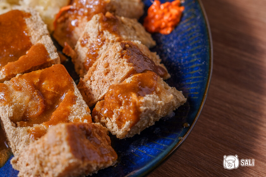 兄長逆襲 有心臭豆腐二代店|彰化臭豆腐推薦,還有麻辣臭豆腐,紅茶喝到飽 - 莎笠,小日子