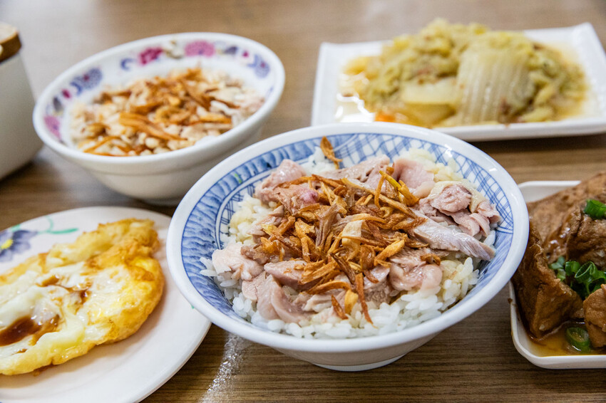 嘉義市東區嘉義公園火雞肉飯｜油蔥竟然是脆的！鄉民大推油蔥系火雞肉飯名店