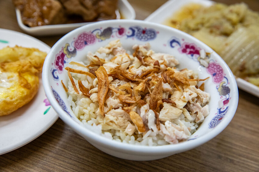 嘉義市東區嘉義公園火雞肉飯｜油蔥竟然是脆的！鄉民大推油蔥系火雞肉飯名店