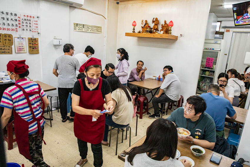 嘉義市東區嘉義公園火雞肉飯｜油蔥竟然是脆的！鄉民大推油蔥系火雞肉飯名店