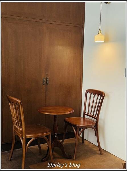 捷運淡水站 ‧ 再再咖啡 a plus coffee