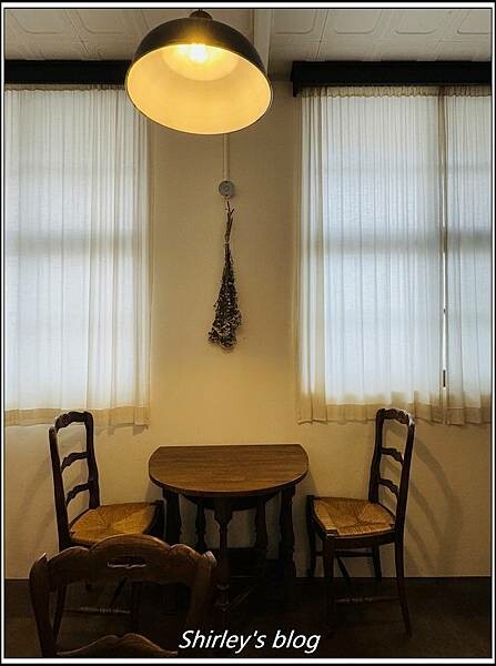 捷運淡水站 ‧ 再再咖啡 a plus coffee