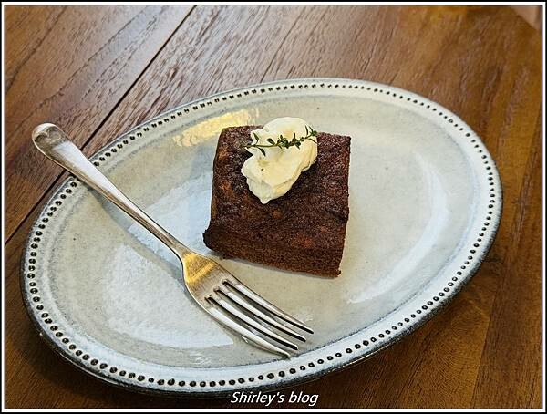 捷運淡水站 ‧ 再再咖啡 a plus coffee