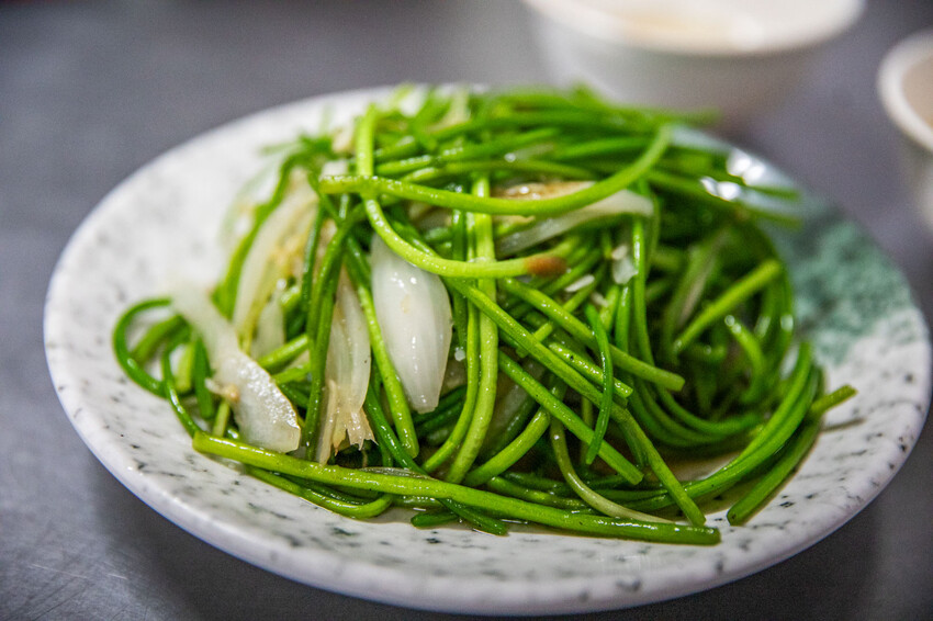 嘉義縣太保市老謝鱔魚花枝麵｜橫空出世超越正港台南味！超大盤爆炒鱔魚意麵只要百元