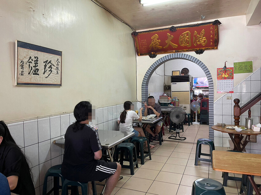 台南平價小餐館~久昌飯店,肉滿滿的香菇肉飯,美味家常菜筍絲炒