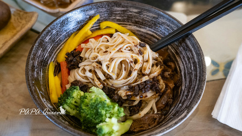 台中市新社區新社素食｜善緣坊 半山腰裡的蔬食坊 有美貌拌麵!