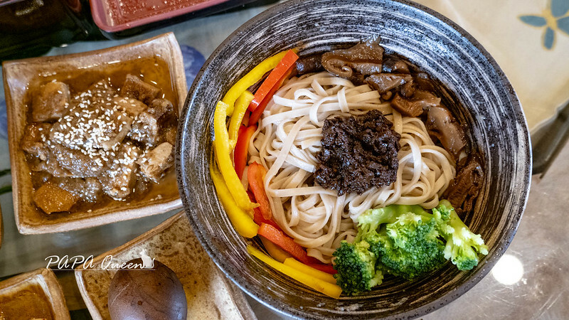 台中市新社區新社素食｜善緣坊 半山腰裡的蔬食坊 有美貌拌麵!