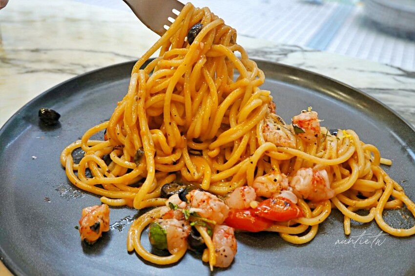 台北市內湖區【台北】內湖|PASTAIO內湖店,胭脂蝦琴弦麵,五月限定手工緞帶麵