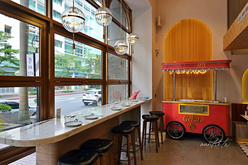 台北市內湖區【台北】內湖|PASTAIO內湖店,胭脂蝦琴弦麵,五月限定手工緞帶麵