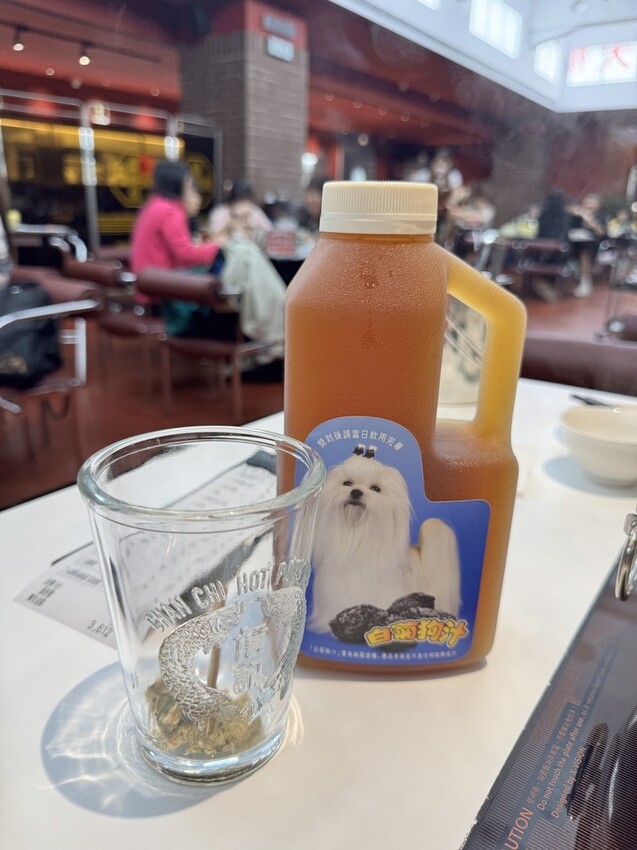 【台北萬華美食】詹記麻辣鍋西門店，經典鴨血必嚐，白菊狗汁一喝