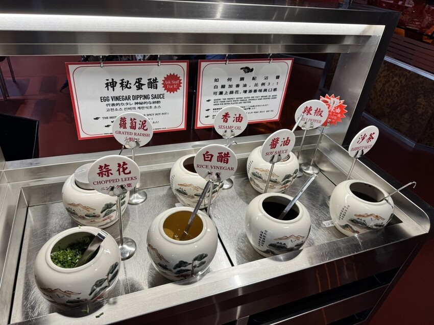 【台北萬華美食】詹記麻辣鍋西門店，經典鴨血必嚐，白菊狗汁一喝