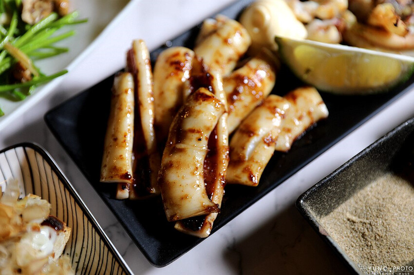 今於朝食&今於串燒酒食｜營業到凌晨兩點的深夜食堂 主打熱炒、串燒 搭配獨門醬汁涮嘴夠味 一吃就上癮。菜單價位(台中西屯)