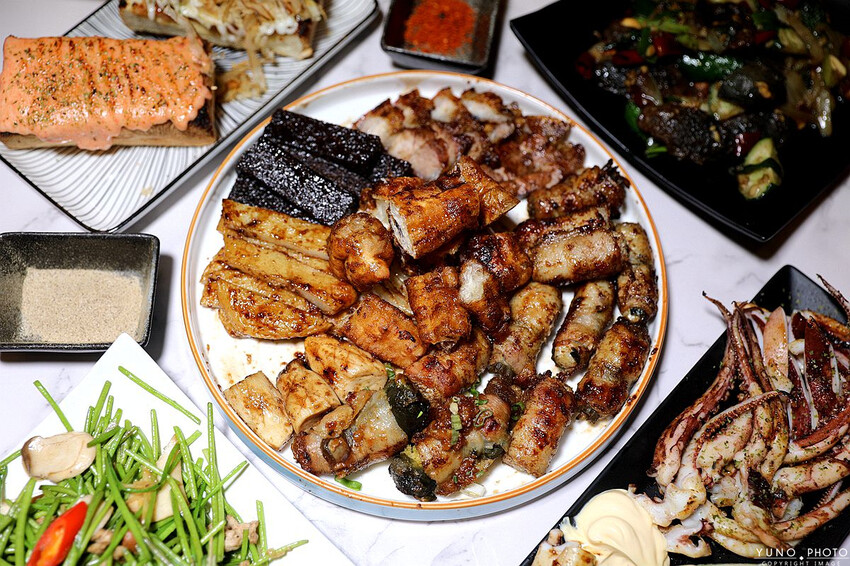 今於朝食&今於串燒酒食｜營業到凌晨兩點的深夜食堂 主打熱炒、串燒 搭配獨門醬汁涮嘴夠味 一吃就上癮。菜單價位(台中西屯)