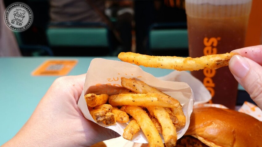 台北市中正區【 美式炸雞 】炸雞控必衝！美國超紅Popeyes炸雞插旗台北車站商圈，連碧昂絲、金卡戴珊都瘋狂熱愛的勁厚布