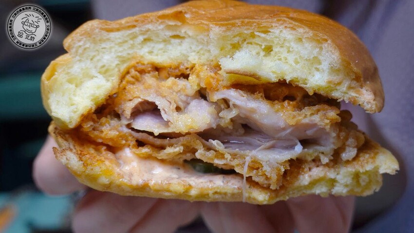 台北市中正區【 美式炸雞 】炸雞控必衝！美國超紅Popeyes炸雞插旗台北車站商圈，連碧昂絲、金卡戴珊都瘋狂熱愛的勁厚布