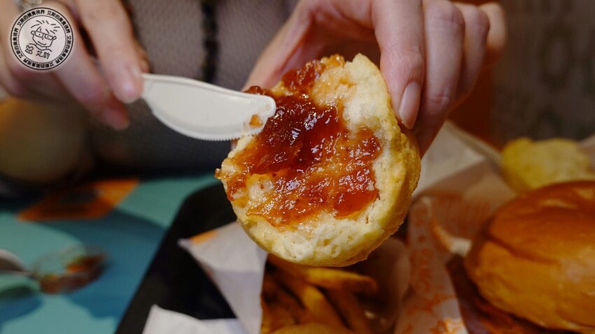 台北市中正區【 美式炸雞 】炸雞控必衝！美國超紅Popeyes炸雞插旗台北車站商圈，連碧昂絲、金卡戴珊都瘋狂熱愛的勁厚布