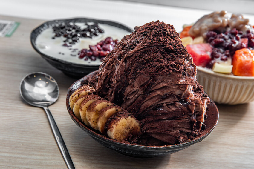 新北市蘆洲區大碗公冰.甜品蘆洲民族店｜冰品種類多到會選擇障礙！放料不手軟大碗公冰