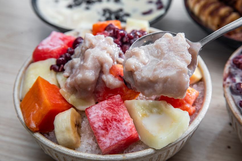 新北市蘆洲區大碗公冰.甜品蘆洲民族店｜冰品種類多到會選擇障礙！放料不手軟大碗公冰