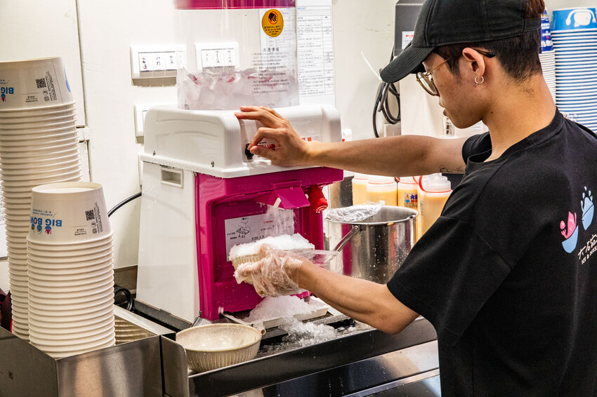 新北市蘆洲區大碗公冰.甜品蘆洲民族店｜冰品種類多到會選擇障礙！放料不手軟大碗公冰