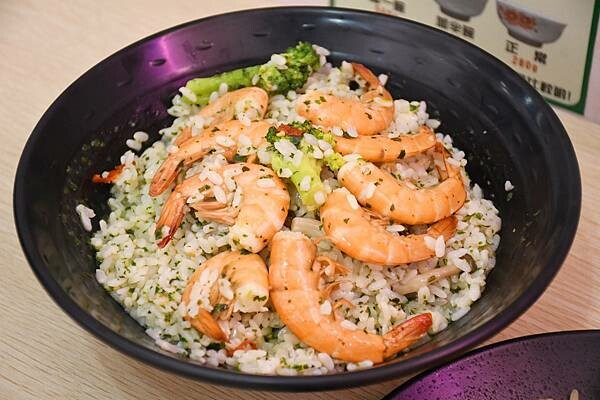 高雄市三民區加飯不加價，超級大份量！學生族群的最愛【炒炊小吃店（炒炊複合式餐廳）】高科大周邊不能錯過的高CP值美食