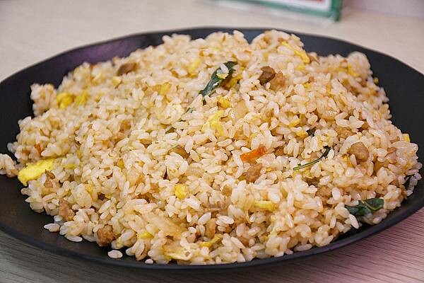 高雄市三民區加飯不加價，超級大份量！學生族群的最愛【炒炊小吃店（炒炊複合式餐廳）】高科大周邊不能錯過的高CP值美食