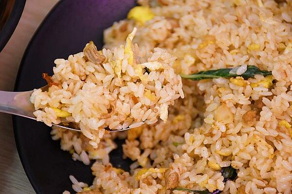 高雄市三民區加飯不加價，超級大份量！學生族群的最愛【炒炊小吃店（炒炊複合式餐廳）】高科大周邊不能錯過的高CP值美食