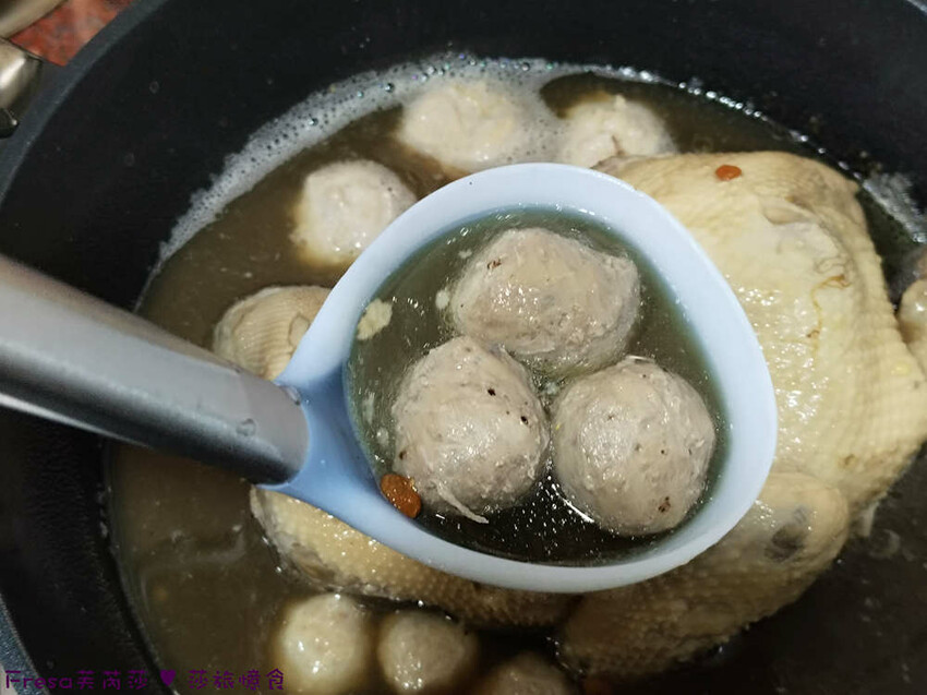 新北市三重區宅配美食［灣島食鮮］牛肉/鴨肉/芋頭貢丸煮湯煮麵都好吃