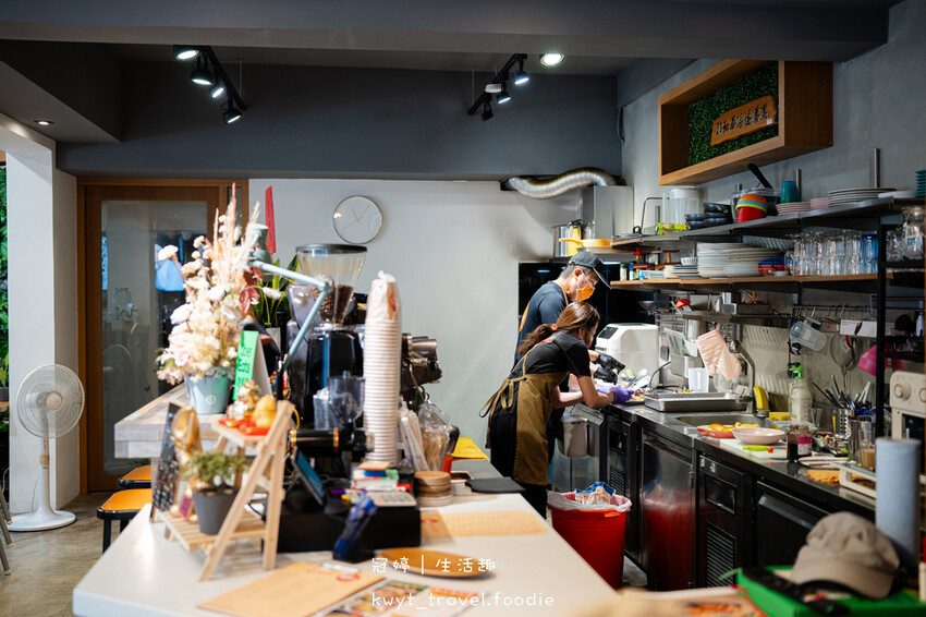 【柚子早午餐】隱藏版超強串燒!台中北區早午餐,大份量早午餐吃