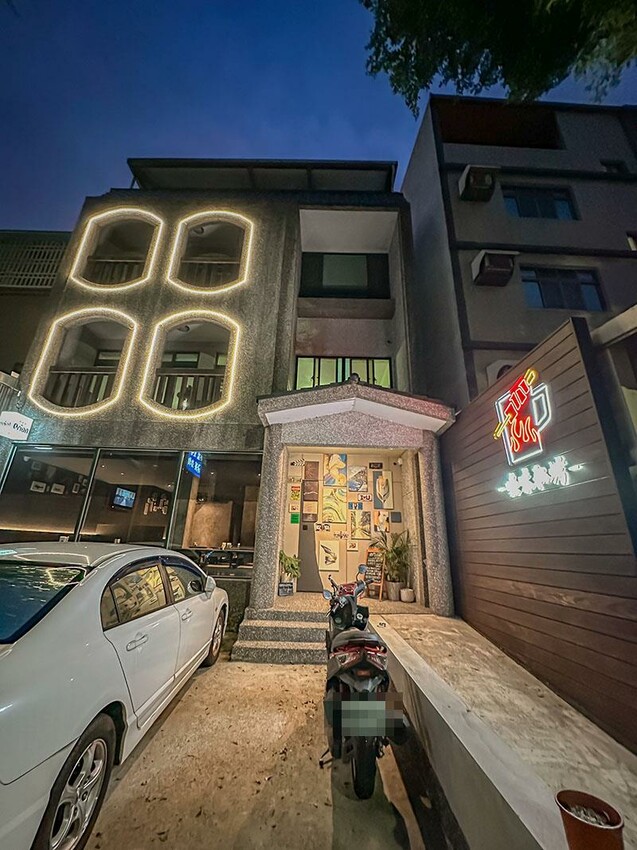 微醺必訪！新竹喚味私烤推薦，必吃烤生蠔與鮭魚腹。