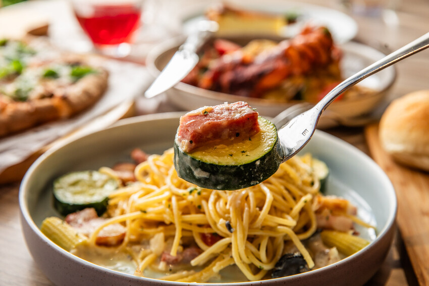 新北市新店區默爾 pasta pizza 新北誠品裕隆城店|新店義式餐廳推薦!百年手工窯烤爐就是讚!披薩就是要有豹紋才好吃,