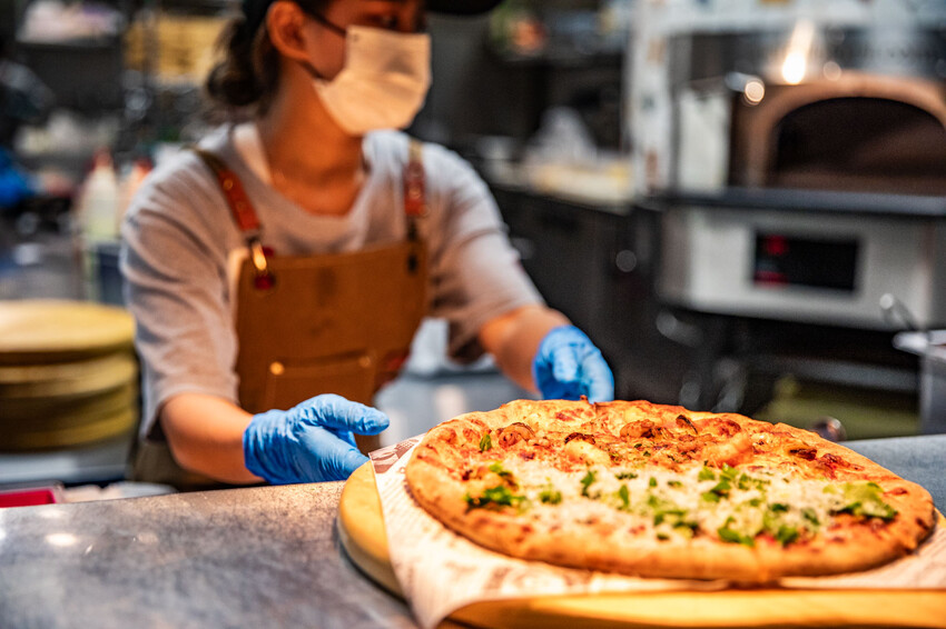 新北市新店區默爾 pasta pizza 新北誠品裕隆城店|新店義式餐廳推薦!百年手工窯烤爐就是讚!披薩就是要有豹紋才好吃,