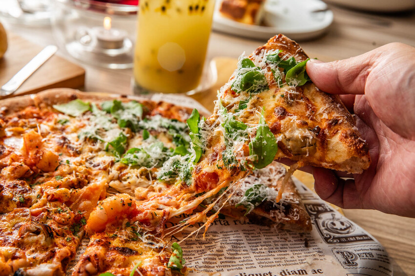 新北市新店區默爾 pasta pizza 新北誠品裕隆城店|新店義式餐廳推薦!百年手工窯烤爐就是讚!披薩就是要有豹紋才好吃,