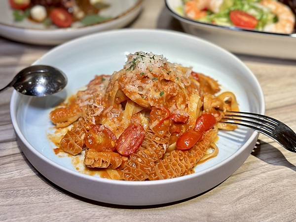 新店裕隆城必吃！默爾Pasta Pizza  高CP值的義式饗宴！約會慶生首選餐廳！