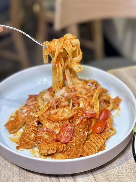 新店裕隆城必吃！默爾Pasta Pizza  高CP值的義式饗宴！約會慶生首選餐廳！