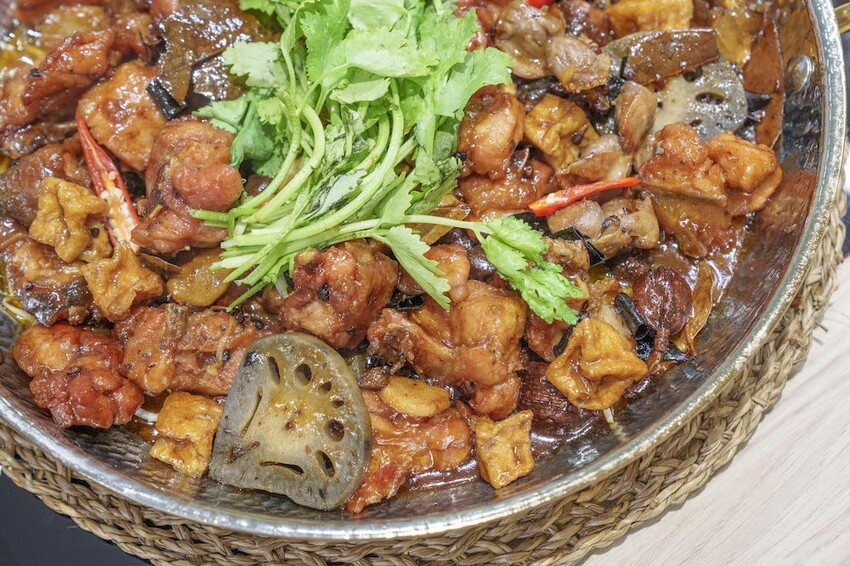 台北市萬華區預約制私廚 大四喜麻辣雞公煲|西門町預約制私廚,香港人開的私廚~雞公煲煲湯都是拿手覺門