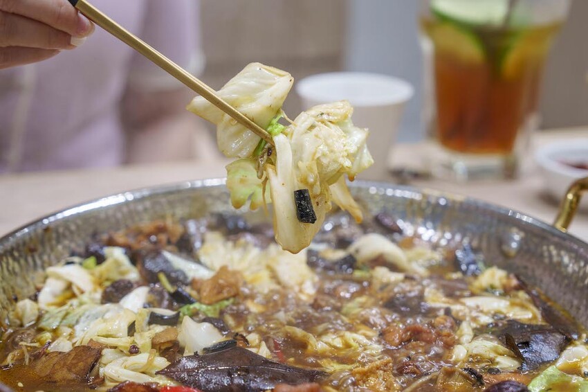 台北市萬華區預約制私廚 大四喜麻辣雞公煲|西門町預約制私廚,香港人開的私廚~雞公煲煲湯都是拿手覺門