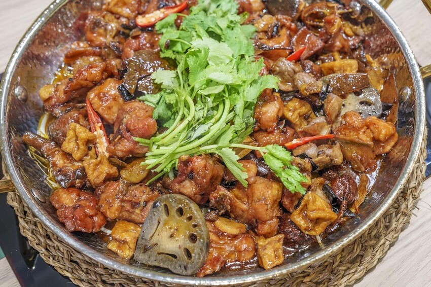 台北市萬華區預約制私廚 大四喜麻辣雞公煲|西門町預約制私廚,香港人開的私廚~雞公煲煲湯都是拿手覺門