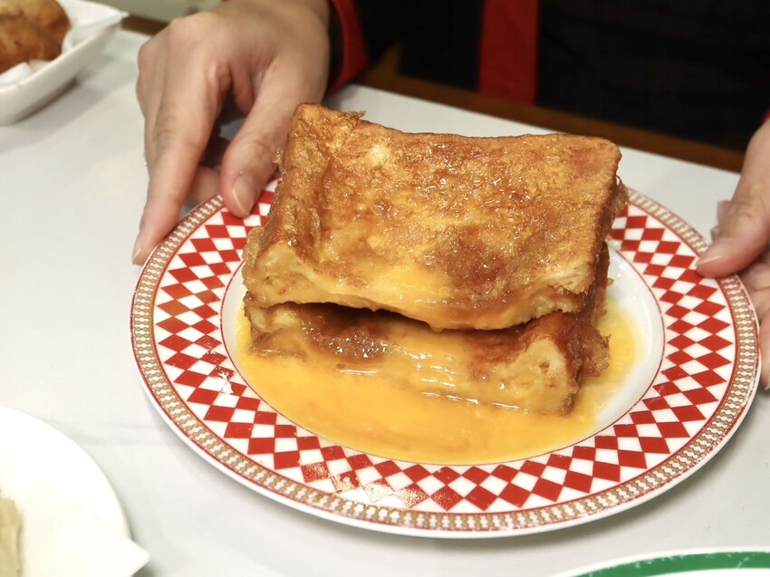 永芯茶檔|藝文特區高評價港式茶餐廳。必點乒乓球大鮮蝦雲吞撈麵、超狂黃金流芯西多士 – 艾瑞絲的吃貨日常