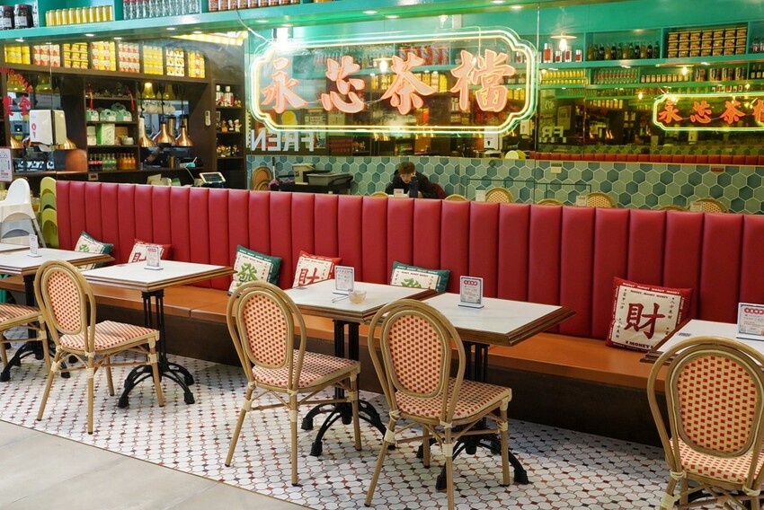 桃園必吃人氣港式「永芯茶檔茶餐廳」，主餐海南雞飯、香煎雞腿扒公仔麵都很推薦！必點招牌還有流心的「黃金法蘭西多士」，花生奶醬口味也很欠吃！ - 阿華田的美食日記