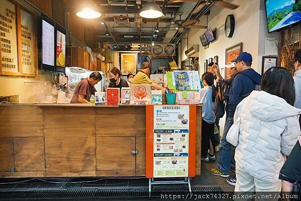 {台東美食}榕樹下米苔目(中華路創始老店-別無分店) {台東美食}榕樹下米苔目(中華路創始老店-別無分店)