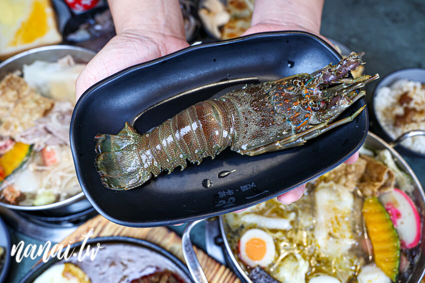 低調開在道東書院旁生意好到爆!超人氣平價鍋物+排餐,附餐自助吧吃到飽,一品火鍋排餐