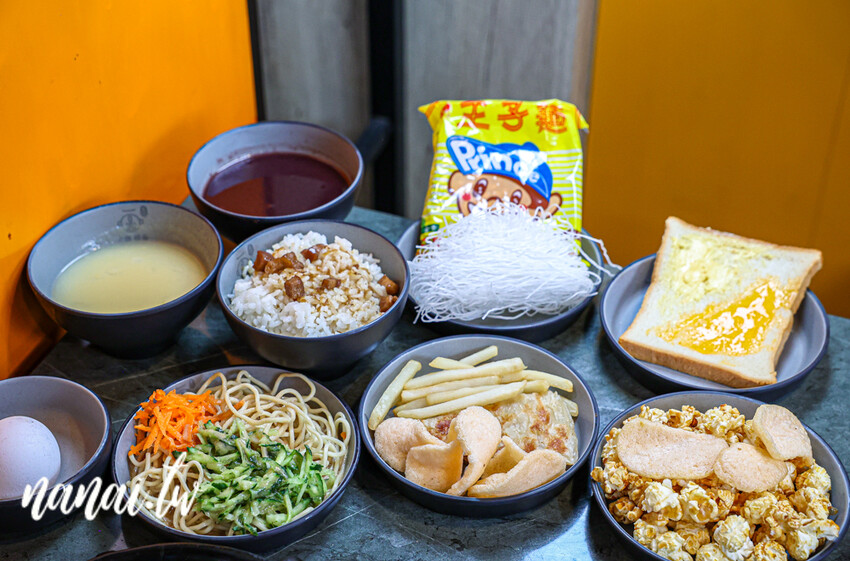 低調開在道東書院旁生意好到爆!超人氣平價鍋物+排餐,附餐自助吧吃到飽,一品火鍋排餐