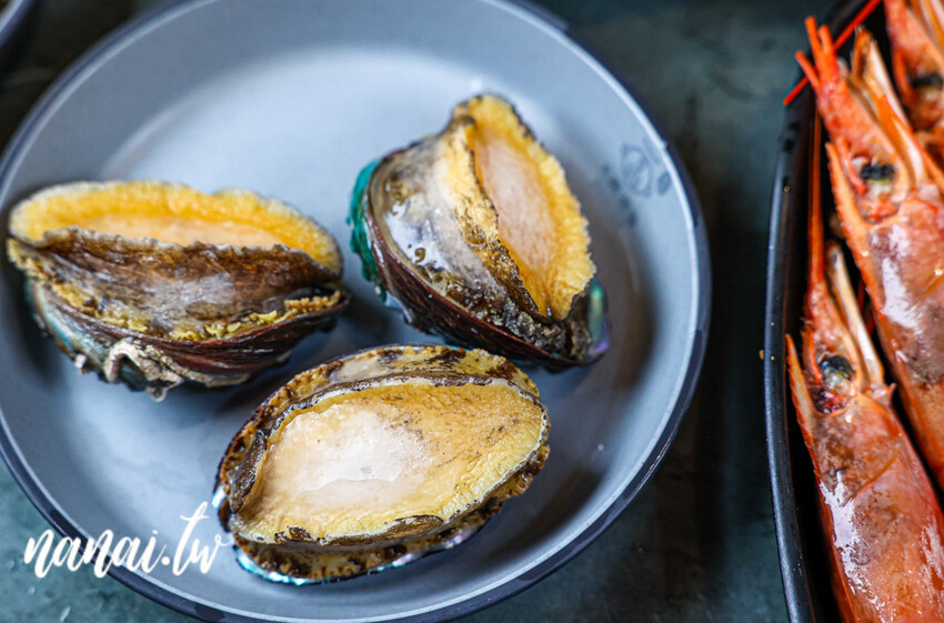 低調開在道東書院旁生意好到爆!超人氣平價鍋物+排餐,附餐自助吧吃到飽,一品火鍋排餐