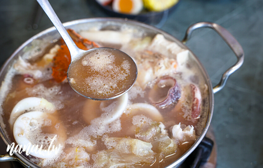低調開在道東書院旁生意好到爆!超人氣平價鍋物+排餐,附餐自助吧吃到飽,一品火鍋排餐