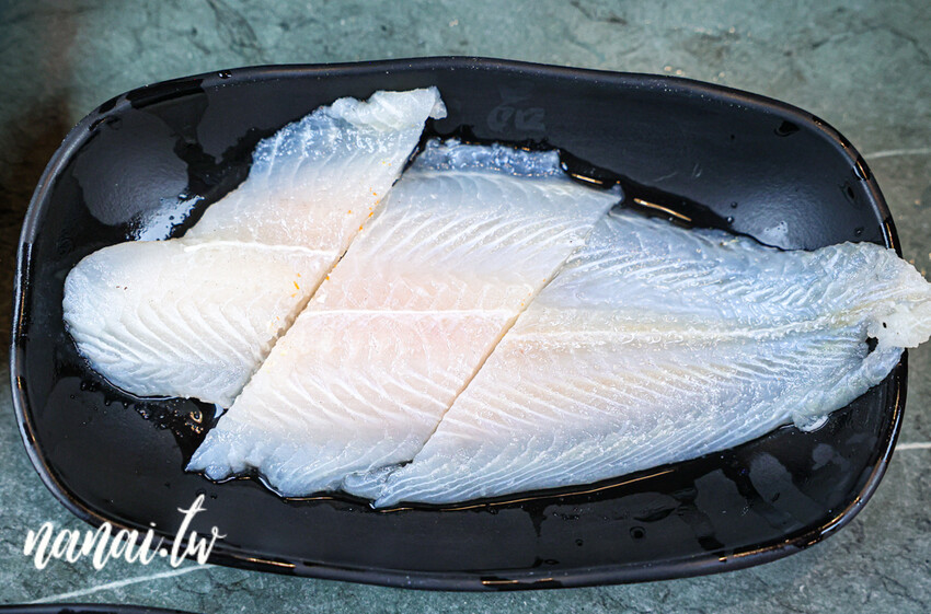 低調開在道東書院旁生意好到爆!超人氣平價鍋物+排餐,附餐自助吧吃到飽,一品火鍋排餐